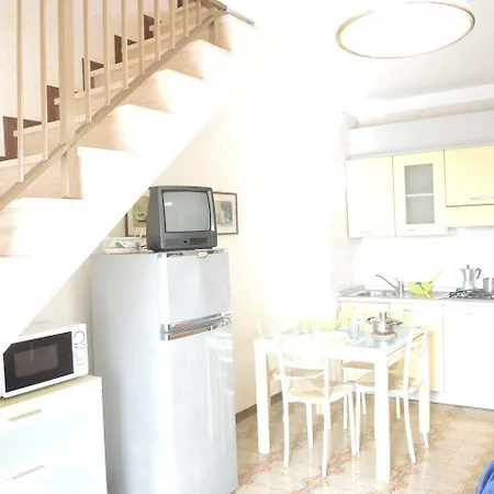Flat With Terrace-beahost *